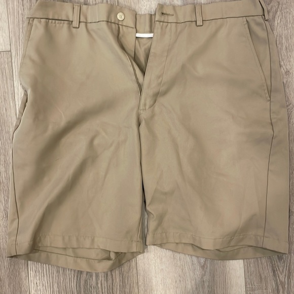 Size 36 Tan Ben Hogan Performance Golf Shorts - Picture 1 of 1